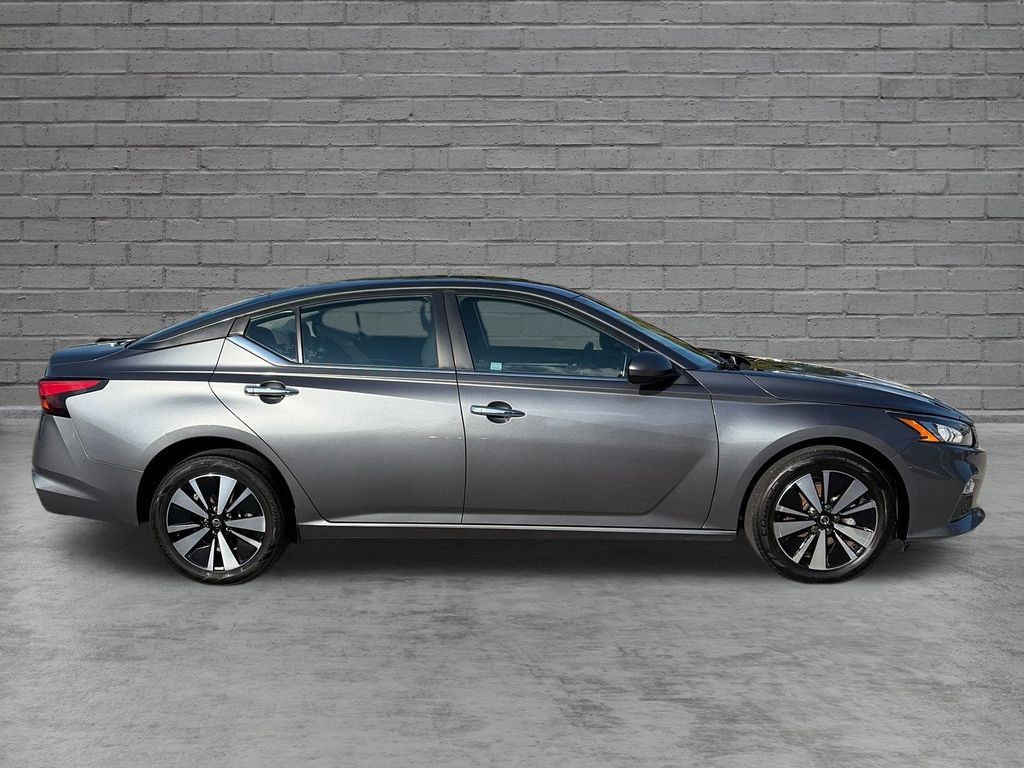Used 2021 Nissan Altima 2.5 SV AWD/4WD image 7