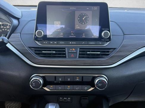 Used 2025 Nissan Altima 2.5 SV image 17