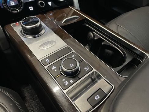 Used 2020 Land Rover Range Rover HSE image 20