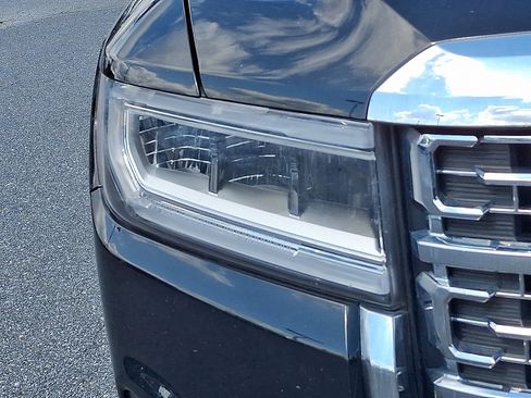 Used 2021 GMC Acadia Denali w/ Denali Ultimate Package AWD/4WD image 9