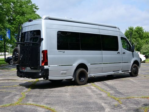 Used 2020 Mercedes-Benz Sprinter 3500 image 12