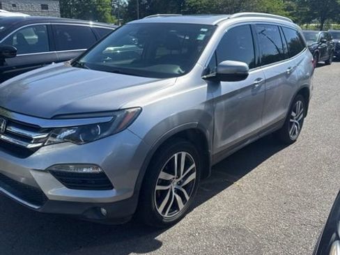 Used 2017 Honda Pilot Elite image 3