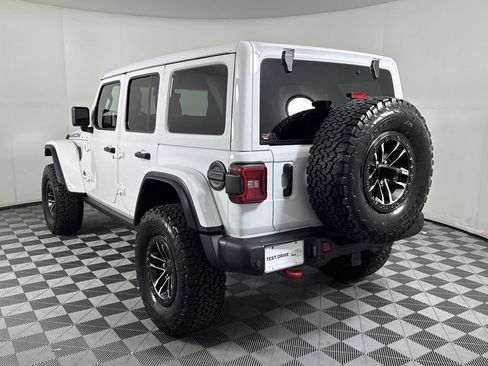 Used 2025 Jeep Wrangler Unlimited Rubicon image 4
