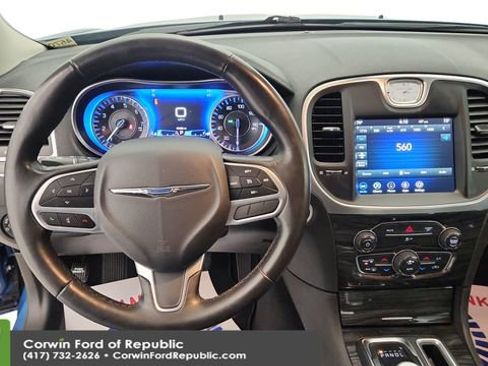 Used 2021 Chrysler 300 Touring w/ Driver Convenience Group image 15