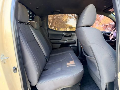 Used 2019 Toyota Tacoma TRD Sport w/ Technology Package image 35