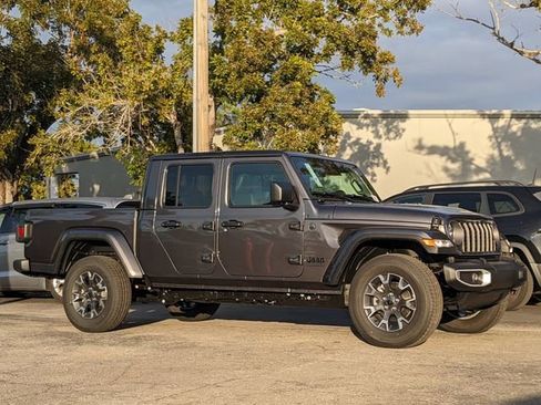 New 2026 Jeep Gladiator Sport AWD/4WD image 2