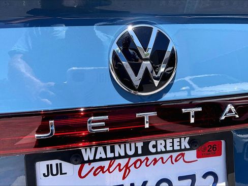 Used 2025 Volkswagen Jetta SE FWD image 31