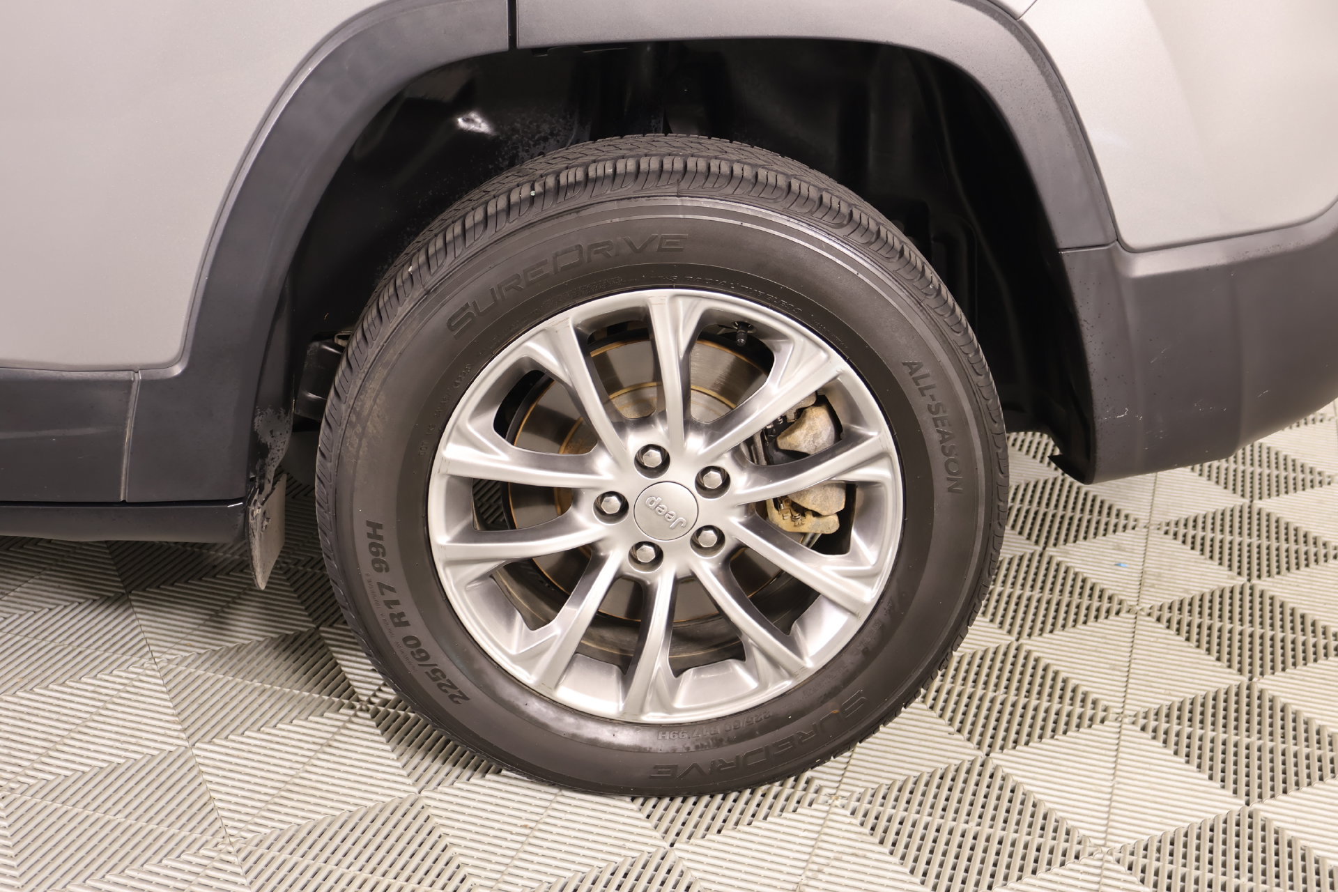 Used 2021 Jeep Cherokee Latitude Lux w/ Comfort/Convenience Group FWD image 18