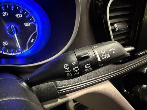 Used 2024 Chrysler Pacifica Touring-L w/ Road Tripper Package image 39