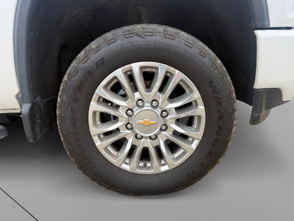 Used 2023 Chevrolet Silverado 2500 High Country w/ Safety Package II AWD/4WD image 8