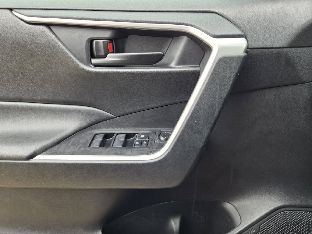 Certified 2024 Toyota RAV4 LE FWD image 18