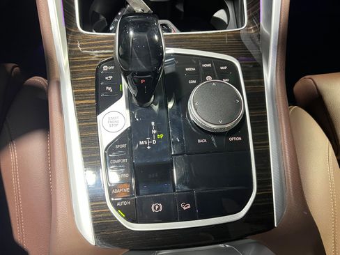 Used 2021 BMW X6 xDrive40i w/ Premium Package image 41