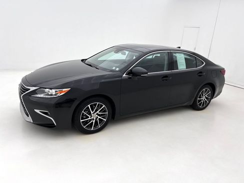 Used 2017 Lexus ES 350 w/ Luxury Package FWD image 5