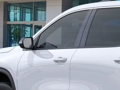 New 2026 Chevrolet Traverse LT image 13