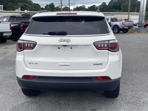Used 2019 Jeep Compass Latitude w/ Cold Weather Group AWD/4WD image 5