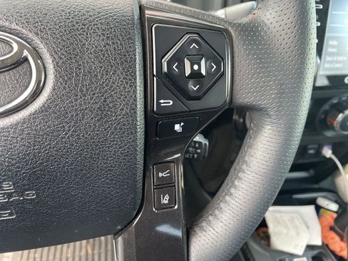 Used 2020 Toyota 4Runner TRD Off-Road image 9