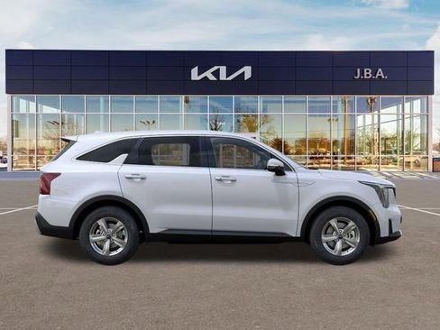 New 2026 Kia Sorento LX FWD image 7