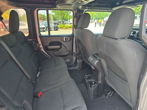 Used 2021 Jeep Wrangler Unlimited Sport AWD/4WD image 11