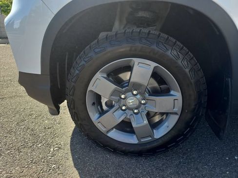 Used 2025 Honda Ridgeline TrailSport image 10