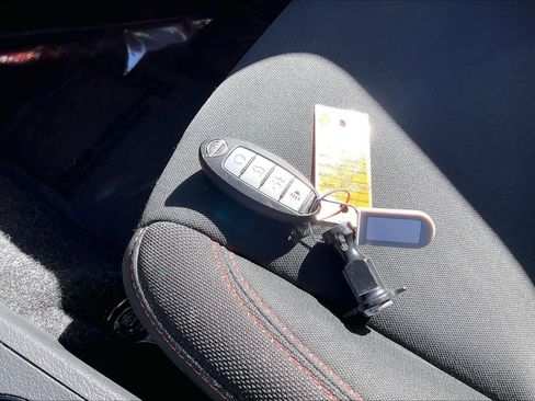 Used 2022 Nissan Frontier Pro-X image 10