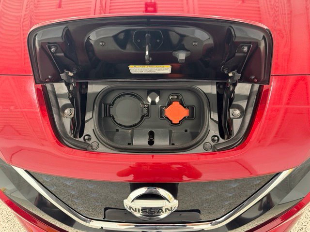 Used 2020 Nissan Leaf SV w/ Protection Package FWD image 33