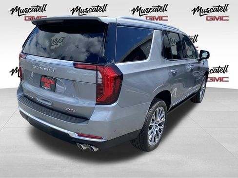 Used 2026 GMC Yukon Denali w/ Sun & Power Step Package AWD/4WD image 8