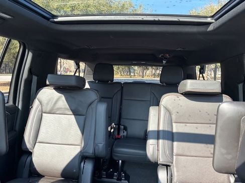 Used 2024 Chevrolet Suburban High Country image 38