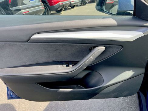 Used 2021 Tesla Model 3 Long Range AWD/4WD image 18