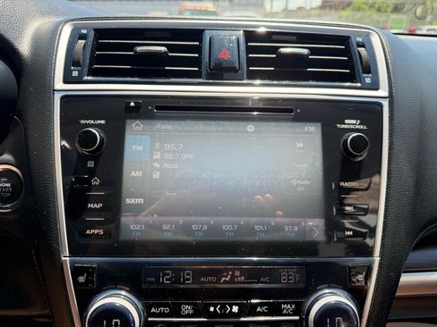 Used 2019 Subaru Outback 3.6R Touring AWD/4WD image 10