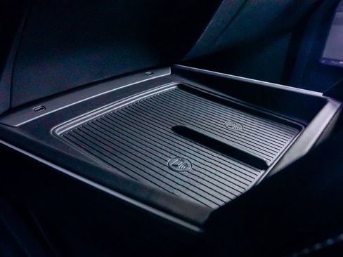 Used 2026 Cadillac Vistiq Platinum image 35