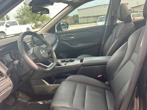 Used 2021 Nissan Rogue SV w/ Premium Package FWD image 15