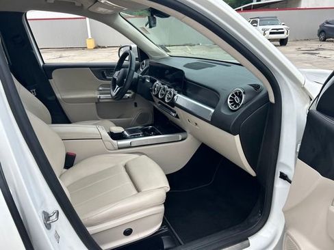 Used 2021 Mercedes-Benz GLB 250 image 16