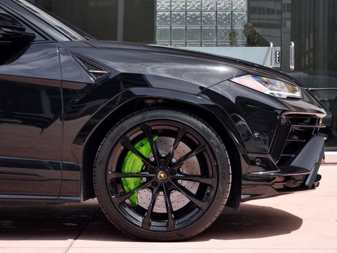 Used 2024 Lamborghini Urus S AWD/4WD image 9
