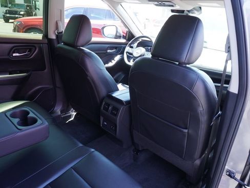 Used 2023 Nissan Rogue SL w/ SL Premium Package FWD image 10