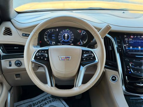 Used 2018 Cadillac Escalade ESV Platinum image 13