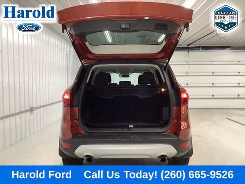 Used 2019 Ford Escape SE image 6