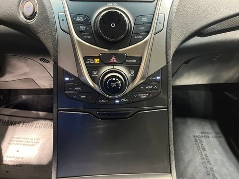 Used 2013 Hyundai Azera w/ Technology Pkg FWD image 29
