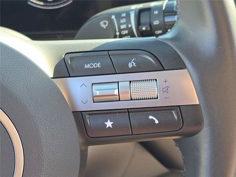 Used 2025 Hyundai Kona SEL image 33