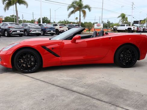 Used 2019 Chevrolet Corvette Stingray Convertible w/ Carbon Flash Badge Package RWD image 6