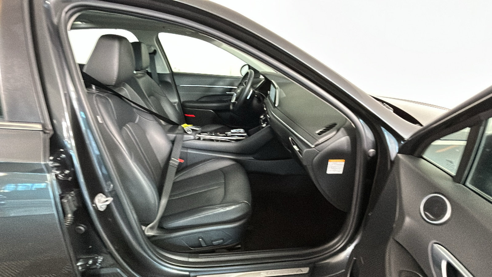 Used 2023 Hyundai Sonata Limited w/ Cargo Package FWD image 38