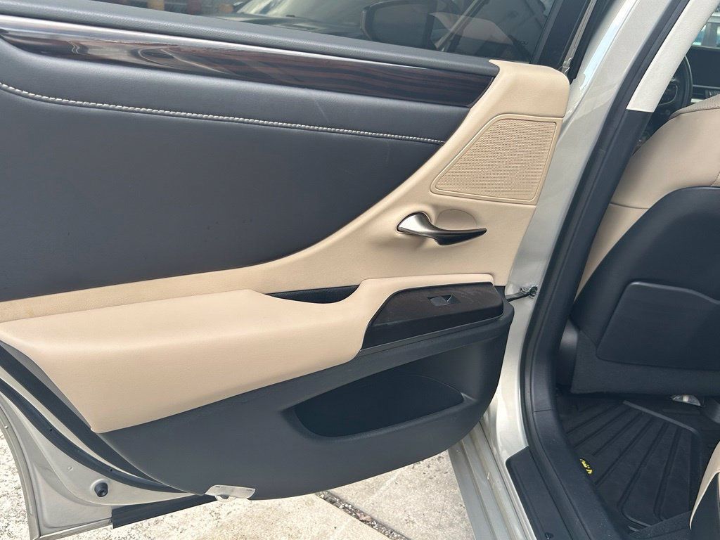 Used 2020 Lexus ES 350 w/ Premium Package FWD image 39