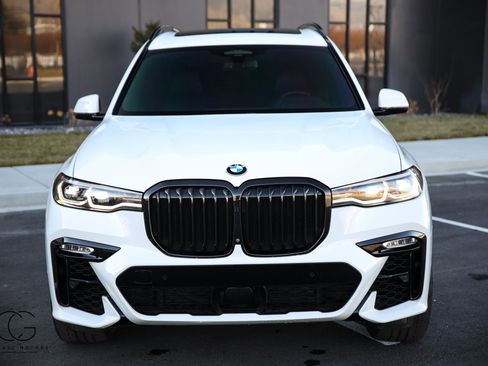 Used 2020 BMW X7 M50i w/ Dynamic Handling Package image 23