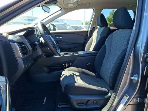 Used 2023 Nissan Rogue SV AWD/4WD image 16