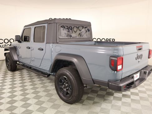 Used 2025 Jeep Gladiator Sport image 21