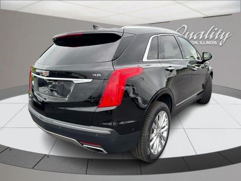 Used 2018 Cadillac XT5 Platinum w/ Driver Assist Package AWD/4WD image 3