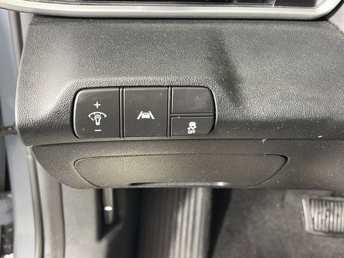 Used 2023 Hyundai Elantra SEL image 24