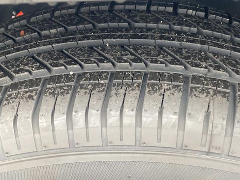 Certified 2023 Jeep Grand Cherokee Limited w/ Luxury Tech Group II image 17