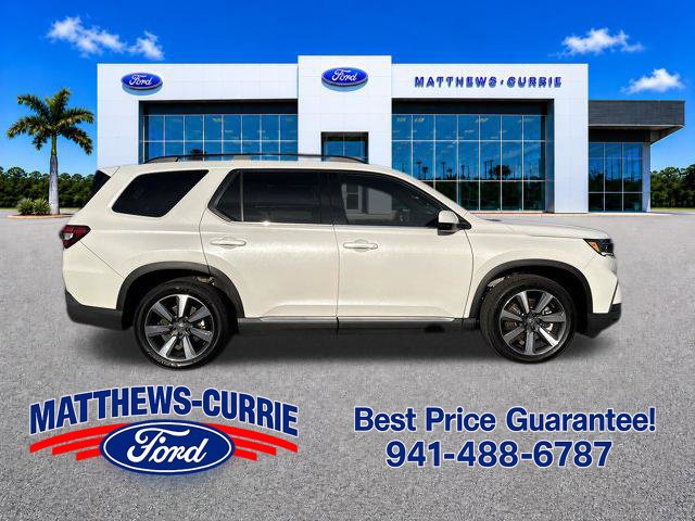 Used 2023 Honda Pilot Touring image 3