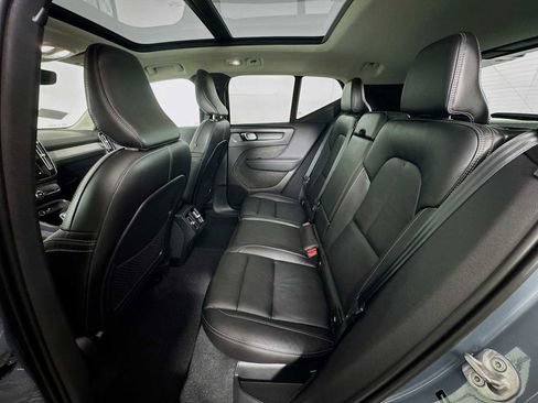 Used 2023 Volvo XC40 B4 Plus w/ Driver Assist Package image 21