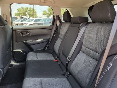 Used 2025 Nissan Rogue SV AWD/4WD image 11